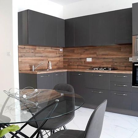 Luxurious Apartment Next To The Sea Gzira Exterior foto