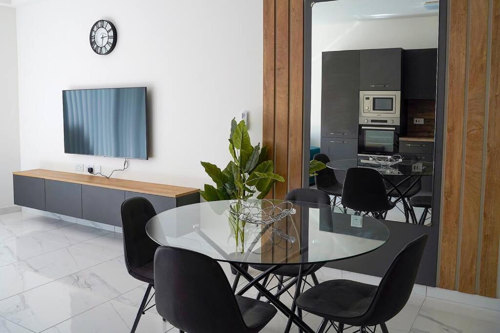 Luxurious Apartment Next To The Sea Gzira Exterior foto